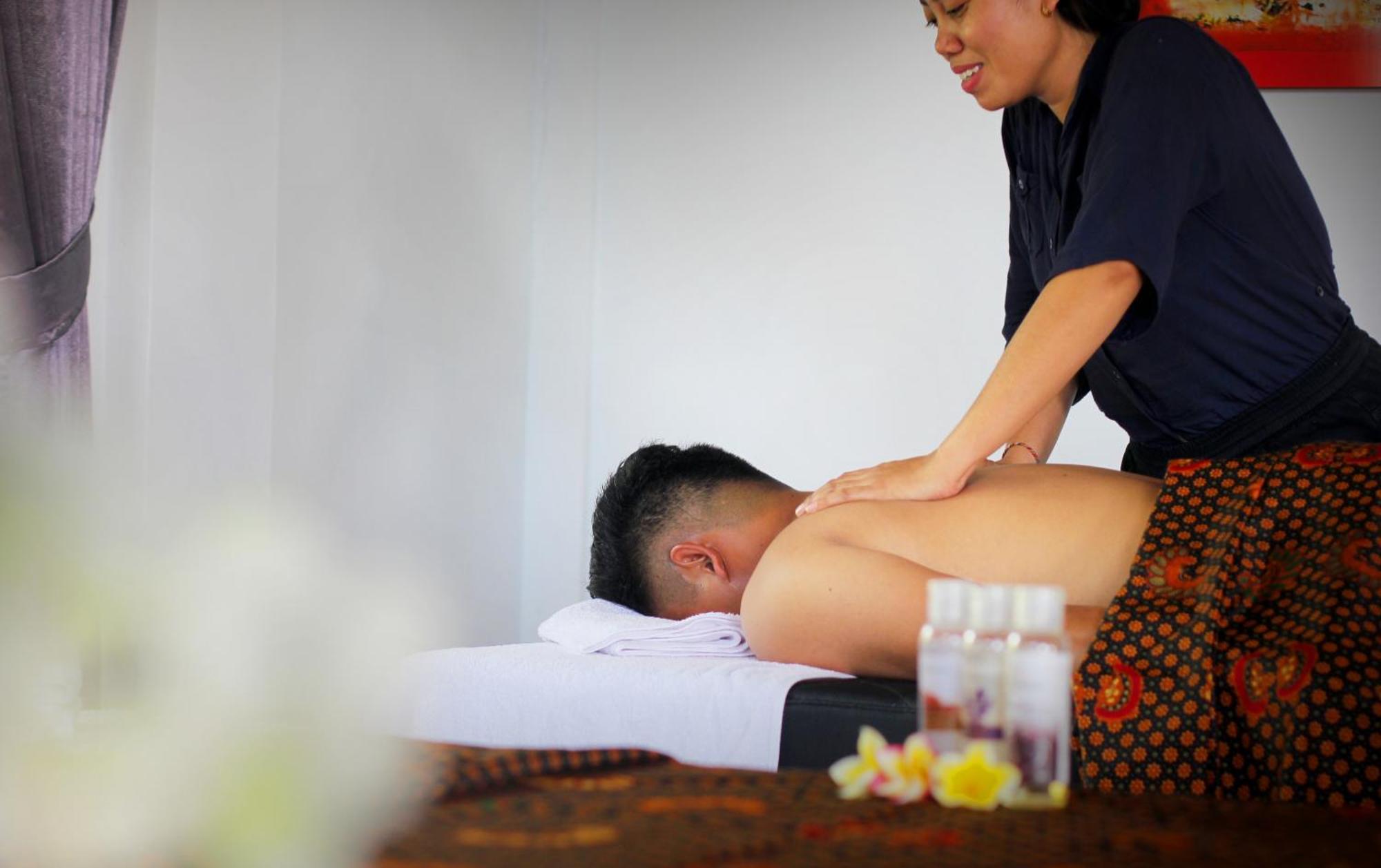 Rostika Hotel Sekumpul Buleleng  Ngoại thất bức ảnh